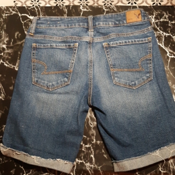 American Eagle Outfitters sz 4 denim shorts - Picture 1 of 3